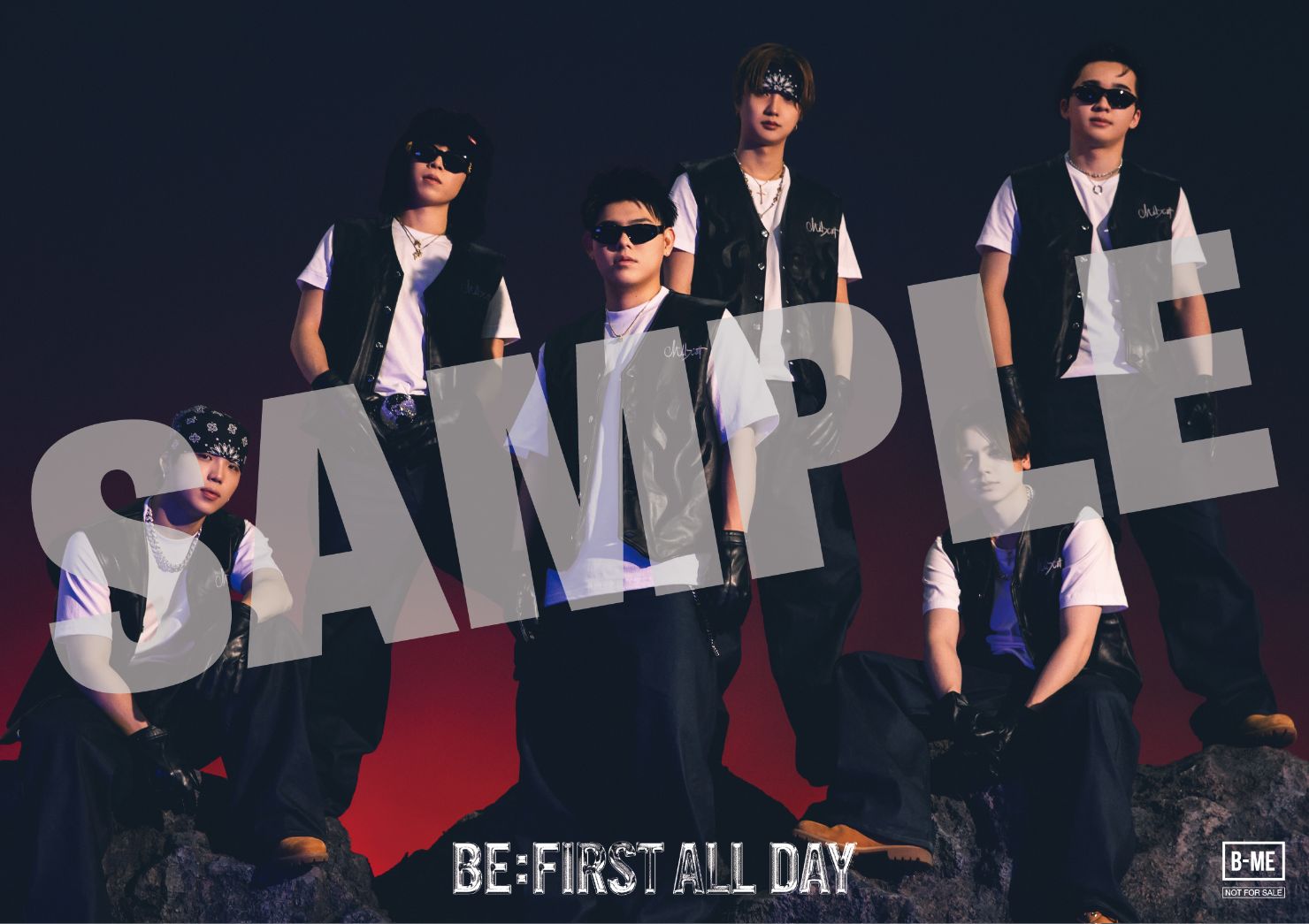 メンバー直筆サイン入りフォトカード